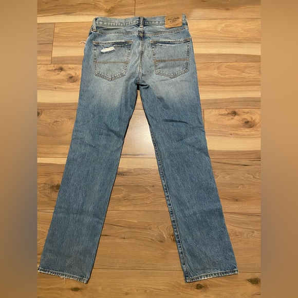 ABERCROMBIE AND FITCH JEANS - Picture 2 of 3